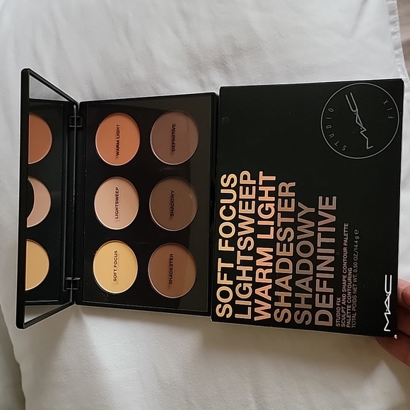 Contour MAC Studio Fix - Picture 2 of 5